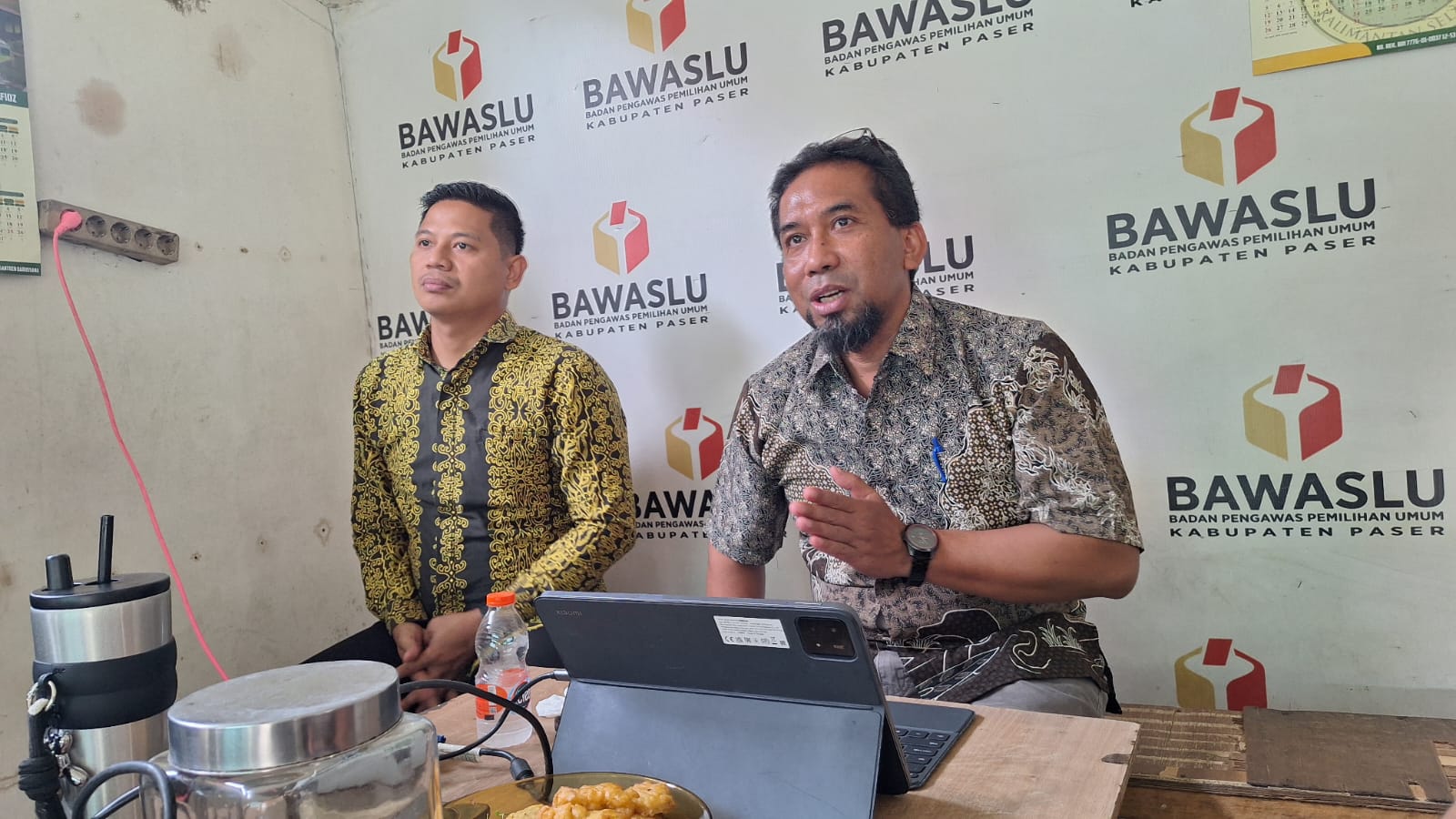 Ketua Bawaslu Paser (Nur Khamid, S.H) memaparkan materi peningkatan kapasitas