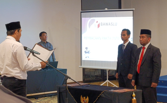 Bawaslu Paser Lantik 30 Pengawas Kecamatan Pada Pilkada Serentak Tahun 2024