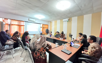 foto pada saat rapat