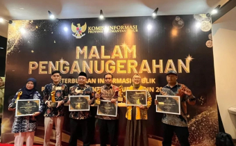 Bawaslu Paser Raih Terbaik II Keterbukaan Informasi Publik